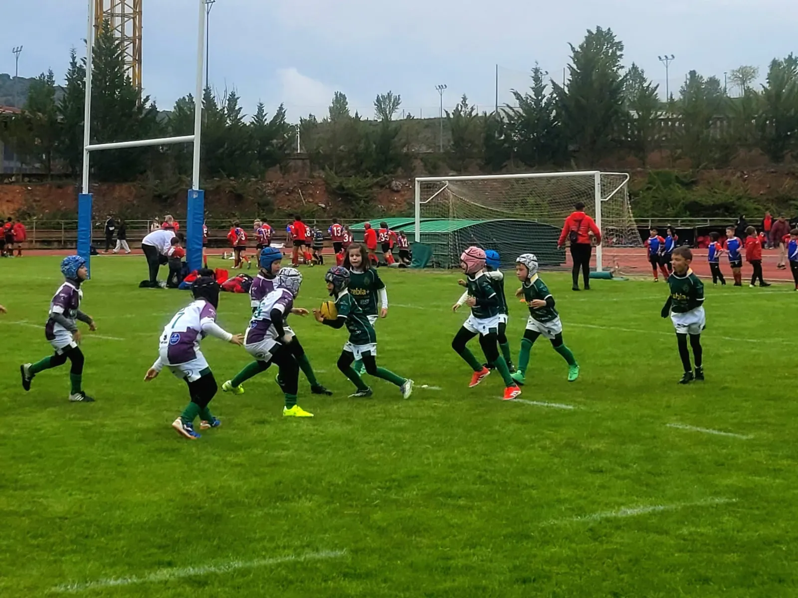 Foto 11 - El Ingenieros de Soria consolida su apuesta por la cantera con un multitudinario torneo de rugby base