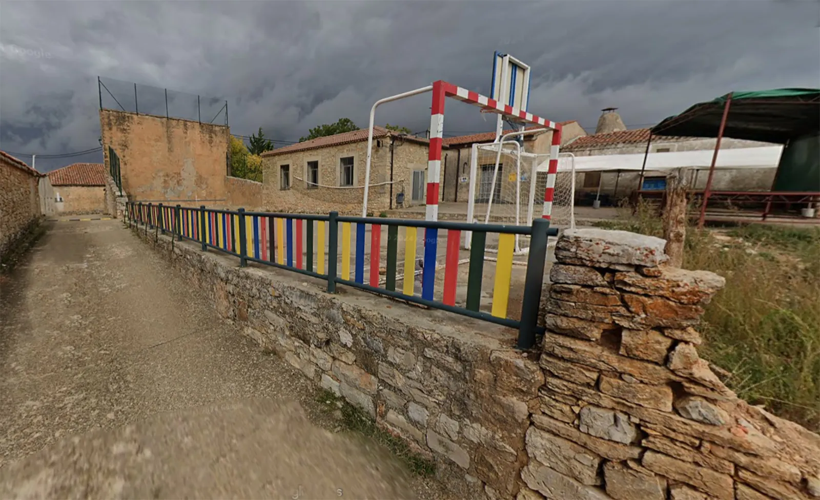 Golmayo expone el proyecto del frontón de Villabuena