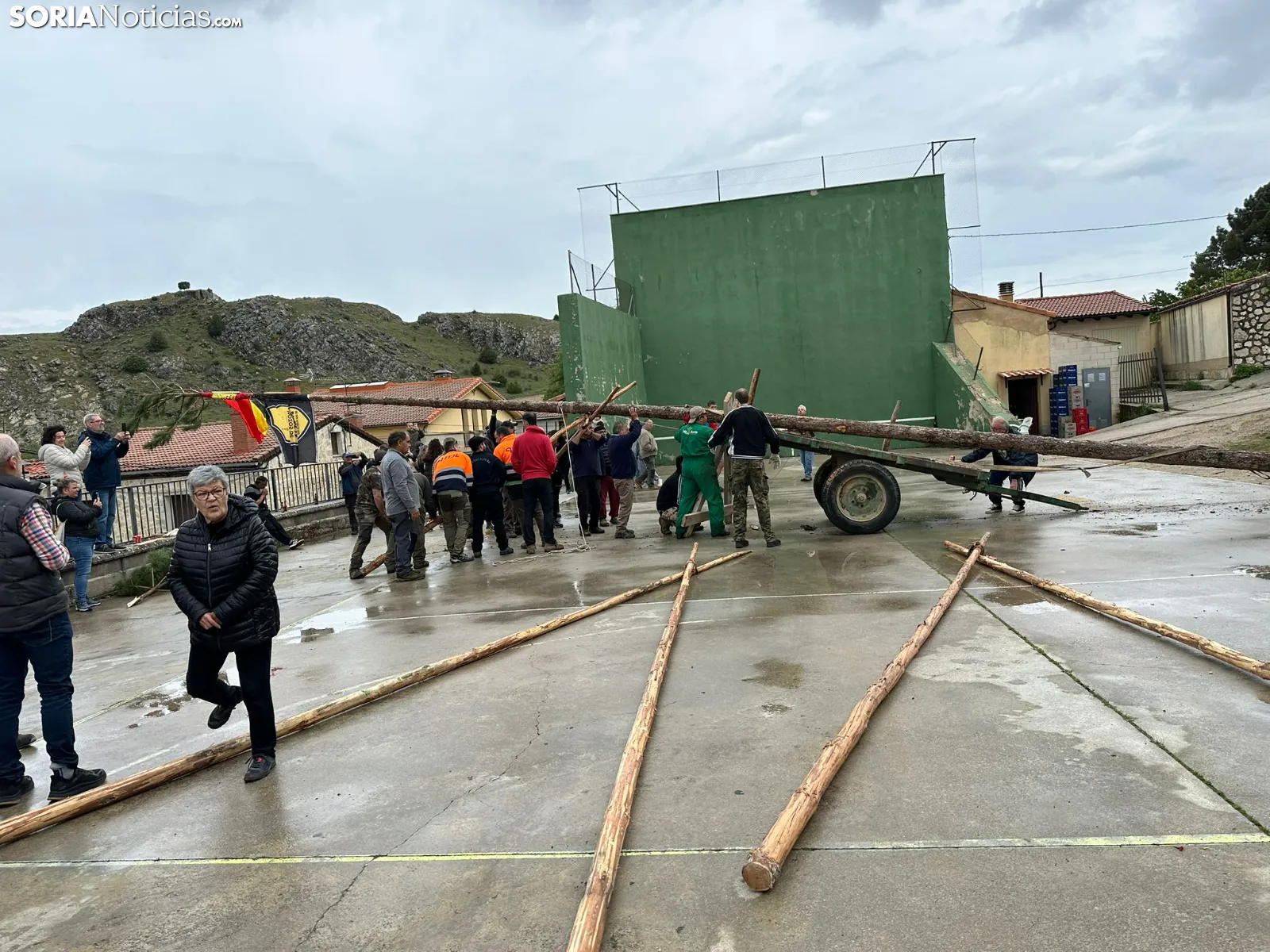 Pingada del Mayo en Espeja de San Marcelino