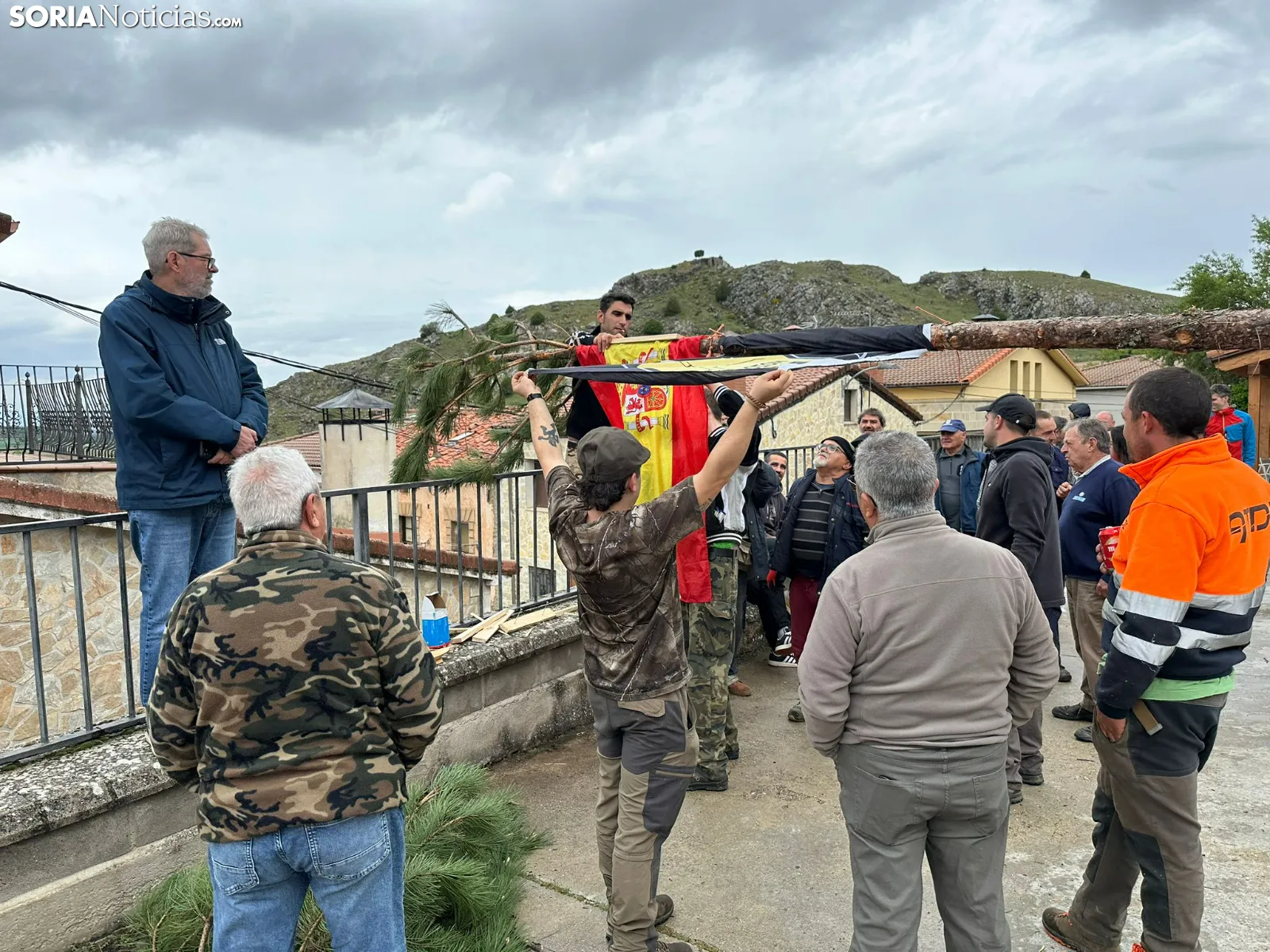 Pingada del Mayo en Espeja de San Marcelino
