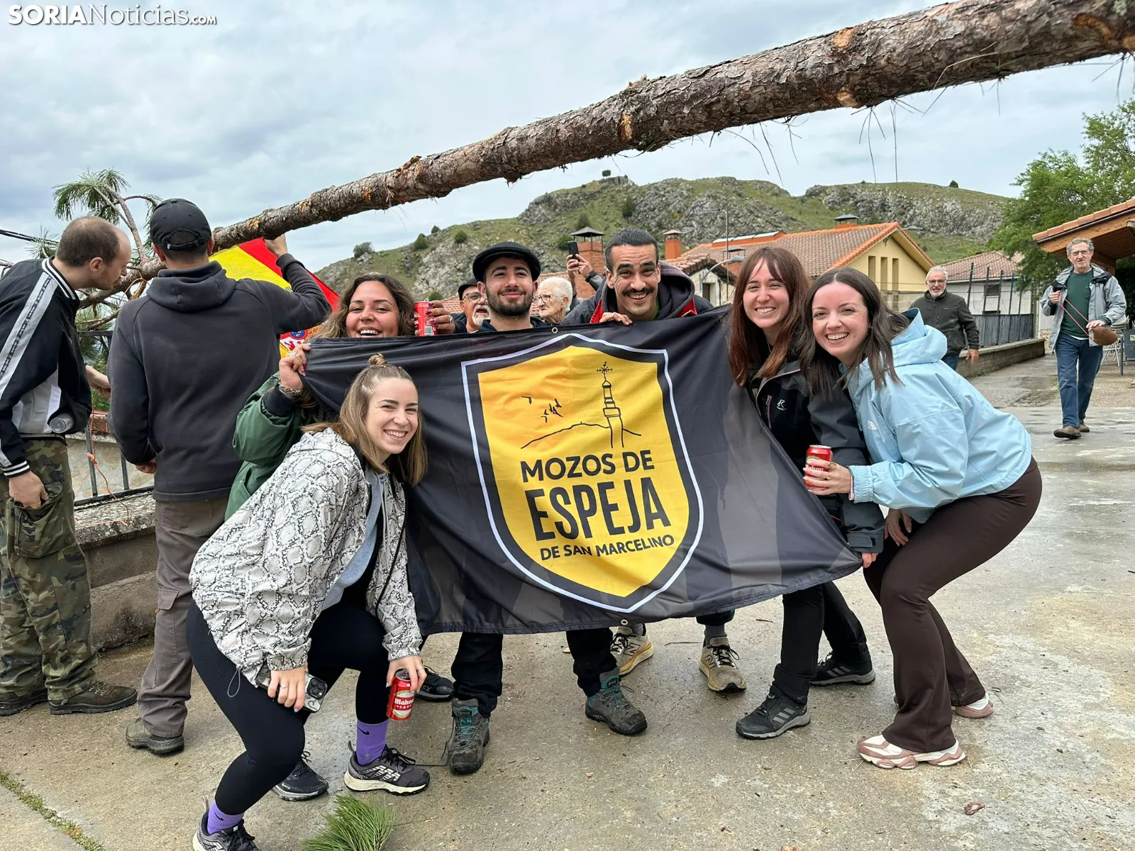 Pingada del Mayo en Espeja de San Marcelino