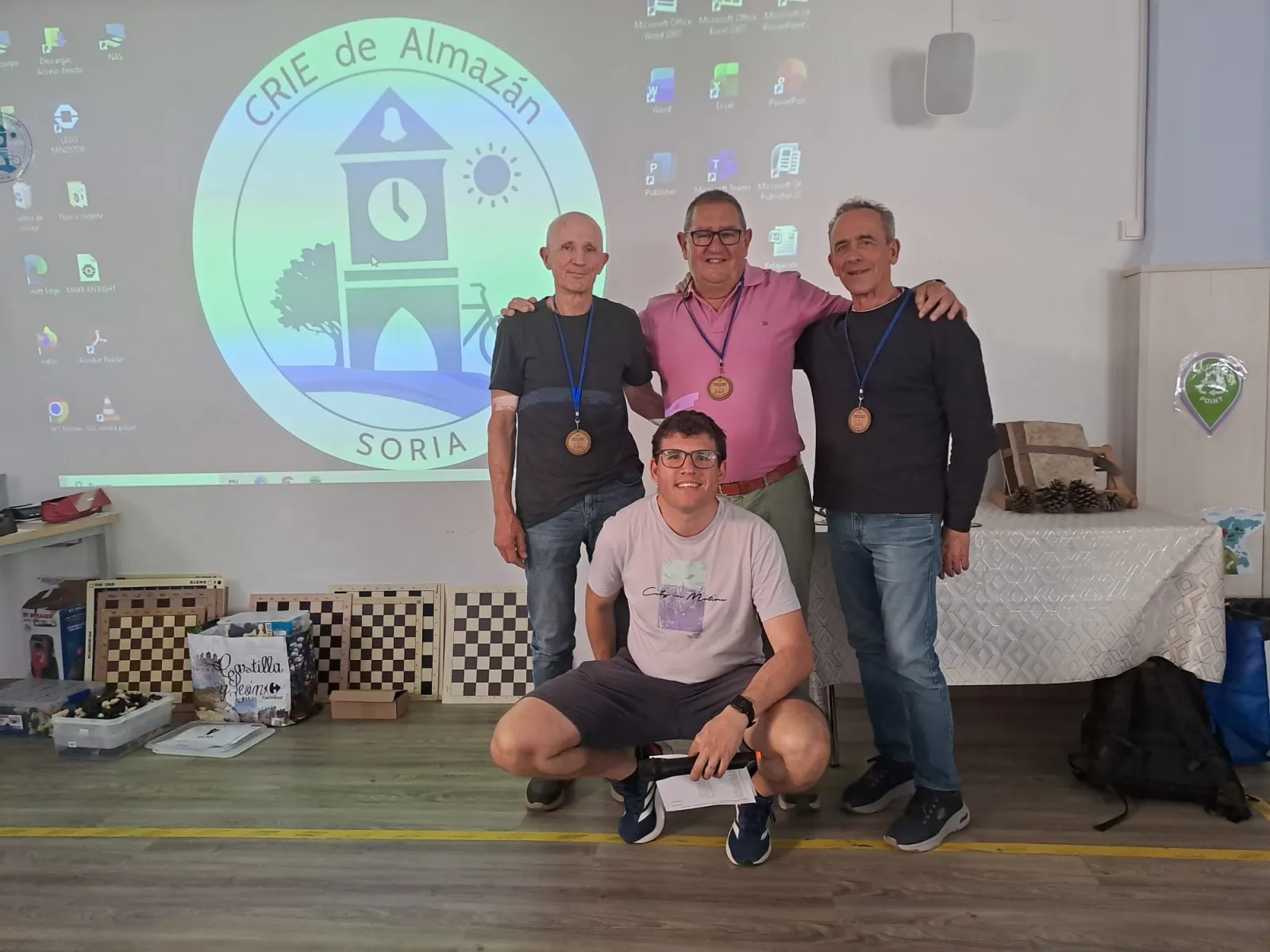 Foto 11 - Medallas en 3D y duelos de 6 a 70 a&ntilde;os en Almaz&aacute;n para reivindicar el lado educativo del ajedrez