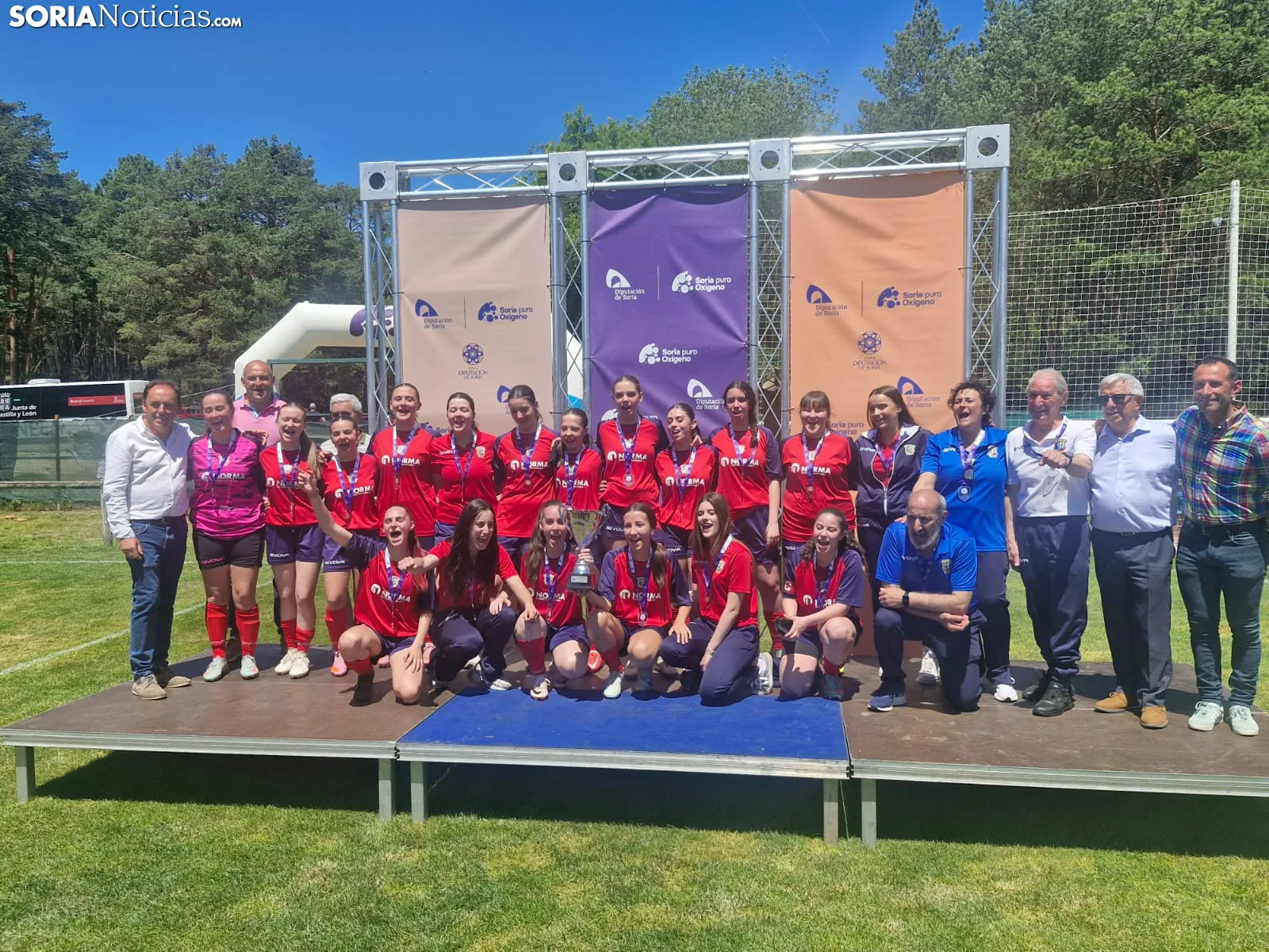 Foto 2 - El Sporting Uxama se corona campe&oacute;n de la Copa Diputaci&oacute;n femenina