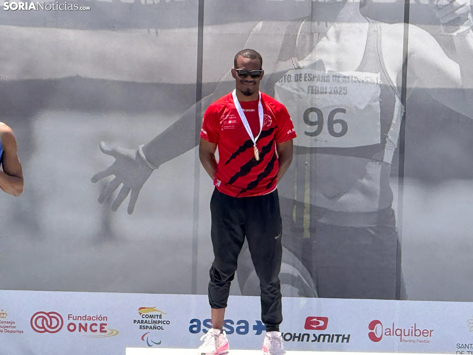 Foto 2 - David Jos&eacute; Pineda revalida su corona: Campe&oacute;n de Espa&ntilde;a de 400m en el Nacional FEDDI