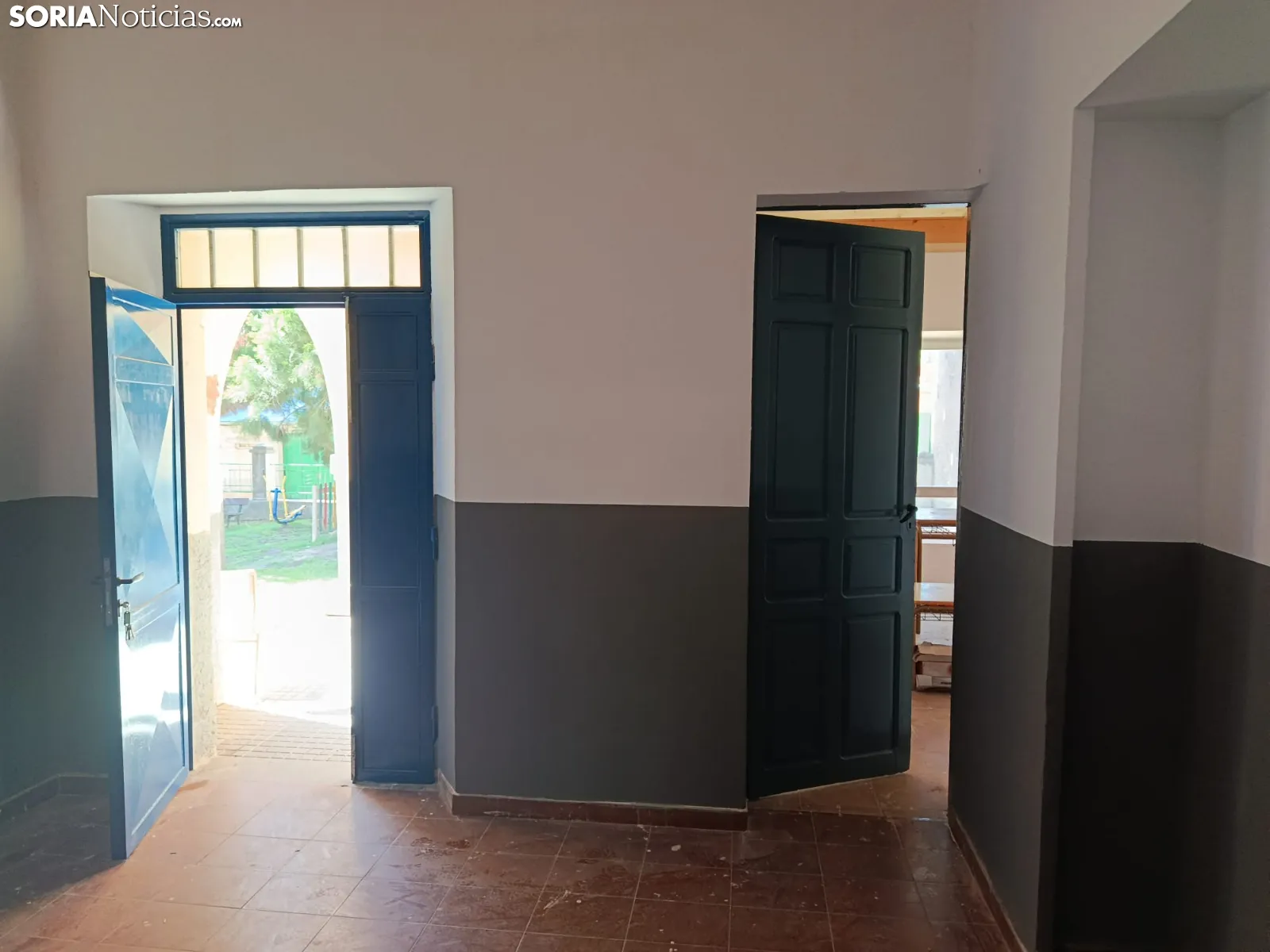 Foto 2 - De escuela de p&aacute;rvulos a gimnasio y biblioteca: Tardelcuende renueva su Edificio de Usos M&uacute;ltiples 