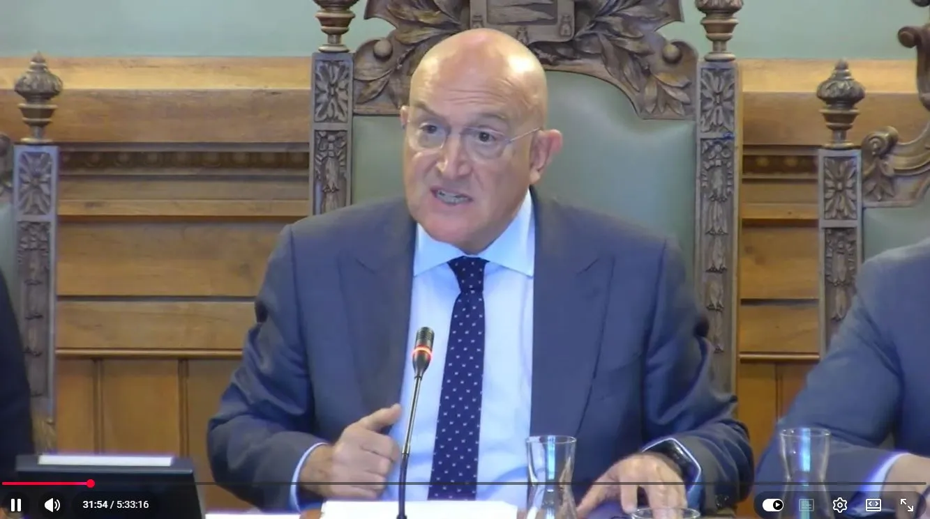 Soria se cuela en el pleno del Ayuntamiento de Valladolid y su alcalde tiene que pedir perdón