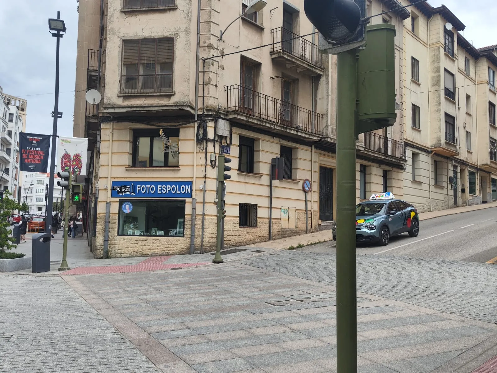 Foto 2 - Denuncian que uno de los sem&aacute;foros m&aacute;s transitados de Soria ya no pita