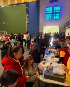 Foto 8 - La lluvia no frena la solidaridad en Vinuesa, que recauda 4.000 euros en su IV parrillada