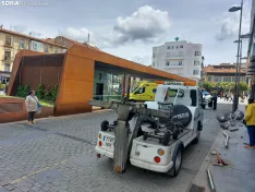 Foto 3 - Una conductora queda inconsciente al volante y colisiona en Mariano Granados