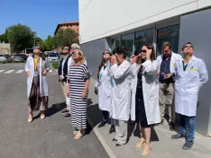 Distintos momentos de la presentación, hoy, de la campaña 'Protege tus ojos durante el eclipse solar' en el Hospital Santa Bárbara. | SN