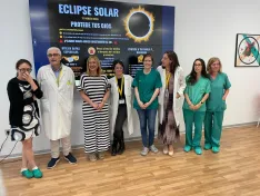 Distintos momentos de la presentación, hoy, de la campaña 'Protege tus ojos durante el eclipse solar' en el Hospital Santa Bárbara. | SN