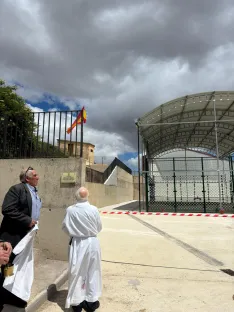 Varias imágenes de la inauguración de la pista de pádel de Ontalvilla de Almazán. | Sandra Cacho Navalpotro