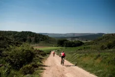Foto 3 - Velasco y Valdepe&ntilde;as se imponen al calor en la primera Celtigravel 