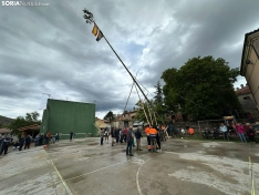 Pingada del Mayo en Espeja de San Marcelino