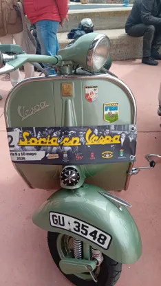 Foto 8 - Una treintena de vespas procedentes de todos los rincones del pa&iacute;s recorren las carreteras sorianas
