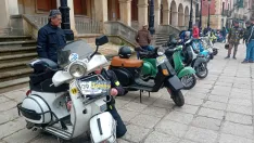 Foto 9 - Una treintena de vespas procedentes de todos los rincones del pa&iacute;s recorren las carreteras sorianas