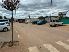 Foto 12 - Denuncian "destrozos, suciedad y peligro" en las obras del Centro de Refugiados