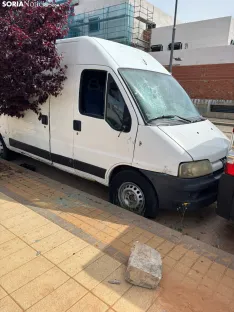 Foto 3 - Los Royales convertido en un "foco de vandalismo" por el abandono de veh&iacute;culos decomisados