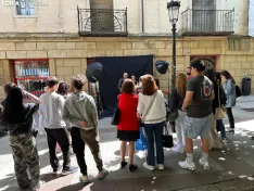 Foto 7 - Un bollo como regalo por posar: La original iniciativa de la Escuela de Artes para promocionar su ciclo en Fotograf&iacute;a