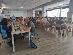 Foto 6 - Medallas en 3D y duelos de 6 a 70 a&ntilde;os en Almaz&aacute;n para reivindicar el lado educativo del ajedrez