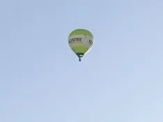 Un dron sobrevolando la plaza de Toros. | María Sierra