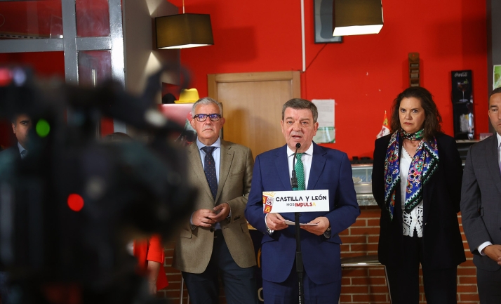 Los pueblos podrán recibir hasta 3.000 euros para pagar la luz y el internet de sus centros de convivencia