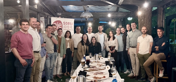 Los jóvenes empresarios estrechan lazos para impulsar sus proyectos