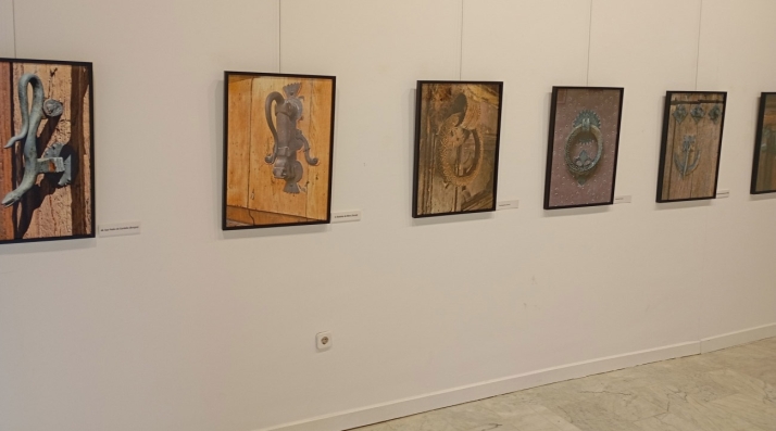 El Burgo de Osma acoge la exposición fotográfica Forjado a fuego sobre el arte de las aldabas