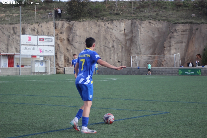 &iexcl;Ascenso hist&oacute;rico por la puerta grande!: El C.D. Calasanz arrasa 7-0 y ya es equipo de Tercera R