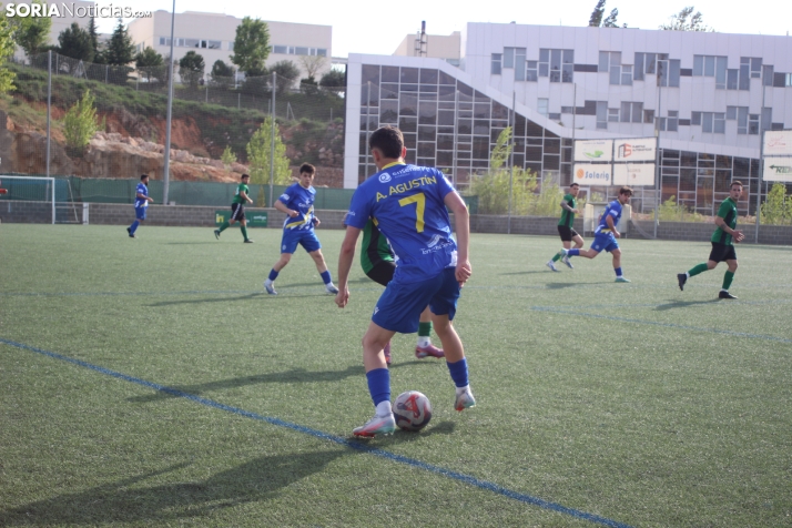 &iexcl;Ascenso hist&oacute;rico por la puerta grande!: El C.D. Calasanz arrasa 7-0 y ya es equipo de Tercera R