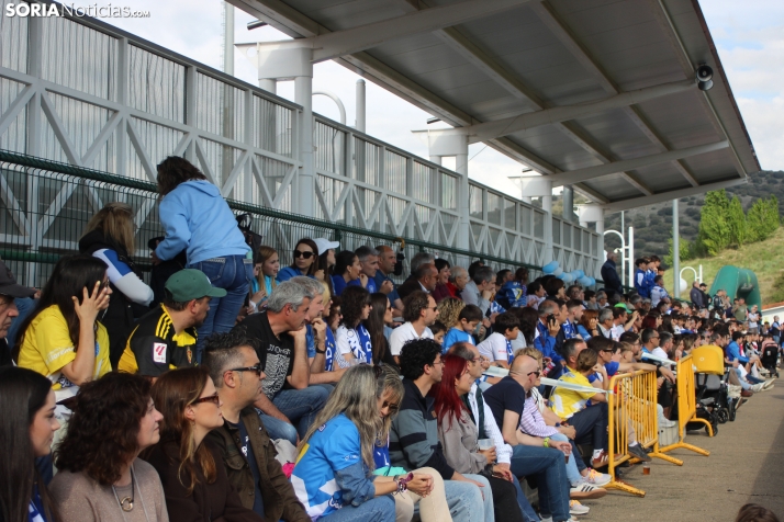 &iexcl;Ascenso hist&oacute;rico por la puerta grande!: El C.D. Calasanz arrasa 7-0 y ya es equipo de Tercera R