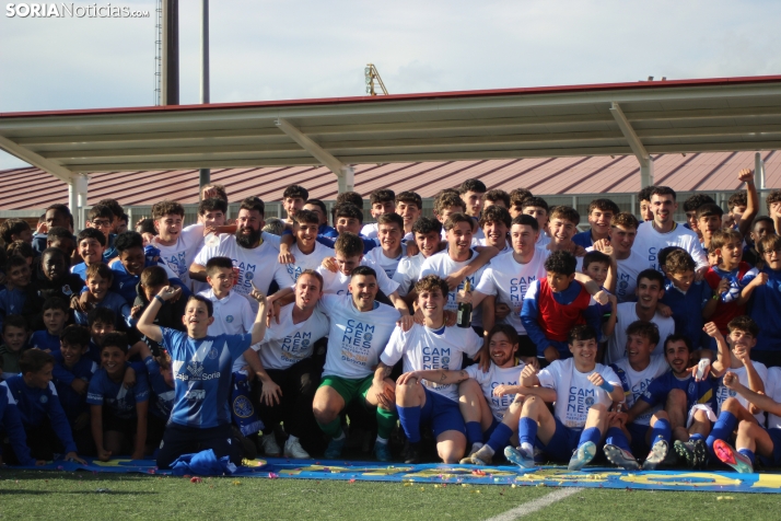 &iexcl;Ascenso hist&oacute;rico por la puerta grande!: El C.D. Calasanz arrasa 7-0 y ya es equipo de Tercera R