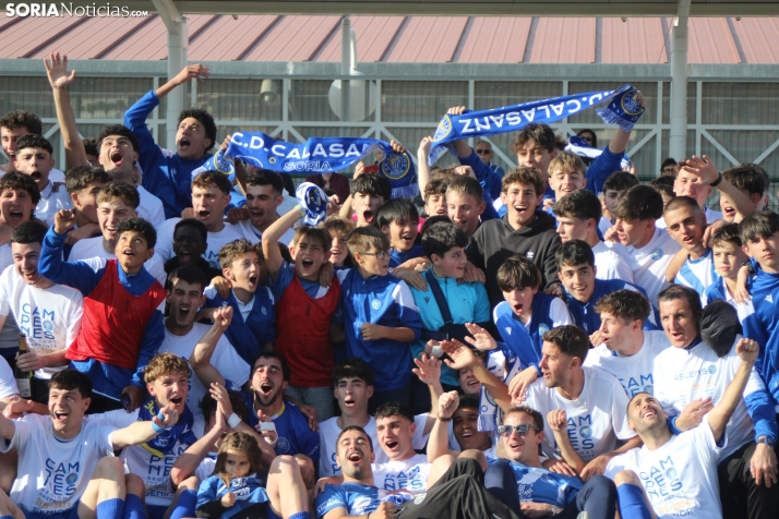 &iexcl;Ascenso hist&oacute;rico por la puerta grande!: El C.D. Calasanz arrasa 7-0 y ya es equipo de Tercera R
