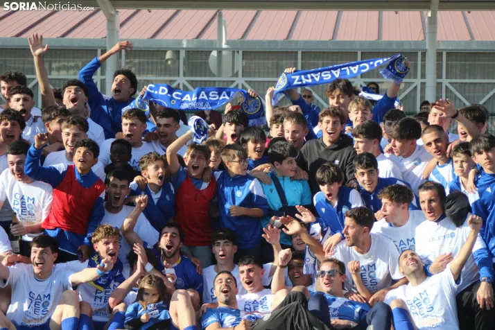 &iexcl;Ascenso hist&oacute;rico por la puerta grande!: El C.D. Calasanz arrasa 7-0 y ya es equipo de Tercera R