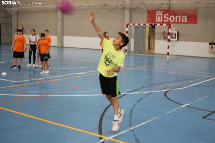 En im&aacute;genes: M&aacute;s de 300 escolares juegan a la pelota numantina, un innovador deporte creado en S