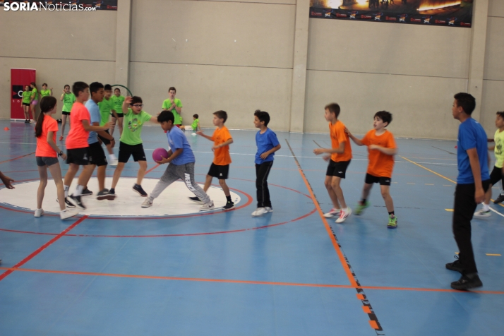 En im&aacute;genes: M&aacute;s de 300 escolares juegan a la pelota numantina, un innovador deporte creado en S