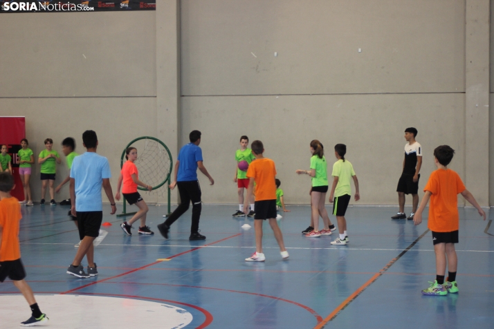 En im&aacute;genes: M&aacute;s de 300 escolares juegan a la pelota numantina, un innovador deporte creado en S