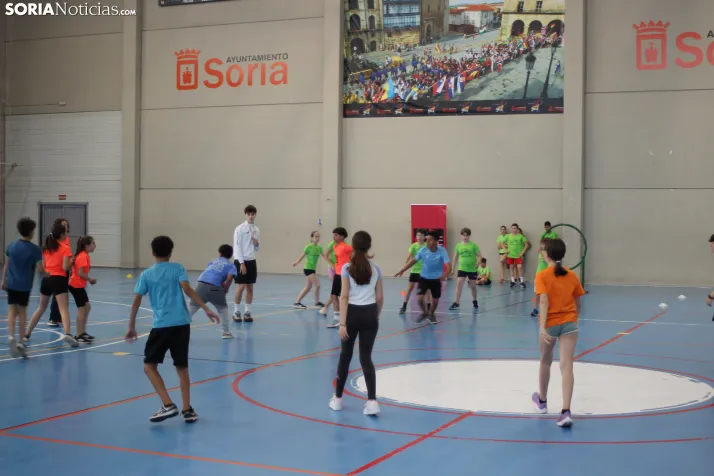 En im&aacute;genes: M&aacute;s de 300 escolares juegan a la pelota numantina, un innovador deporte creado en S