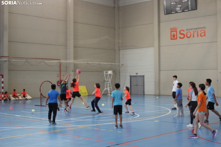 En im&aacute;genes: M&aacute;s de 300 escolares juegan a la pelota numantina, un innovador deporte creado en S