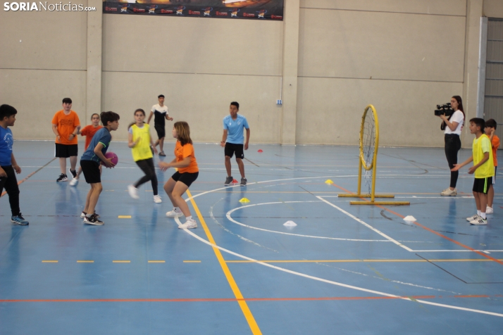 En im&aacute;genes: M&aacute;s de 300 escolares juegan a la pelota numantina, un innovador deporte creado en S