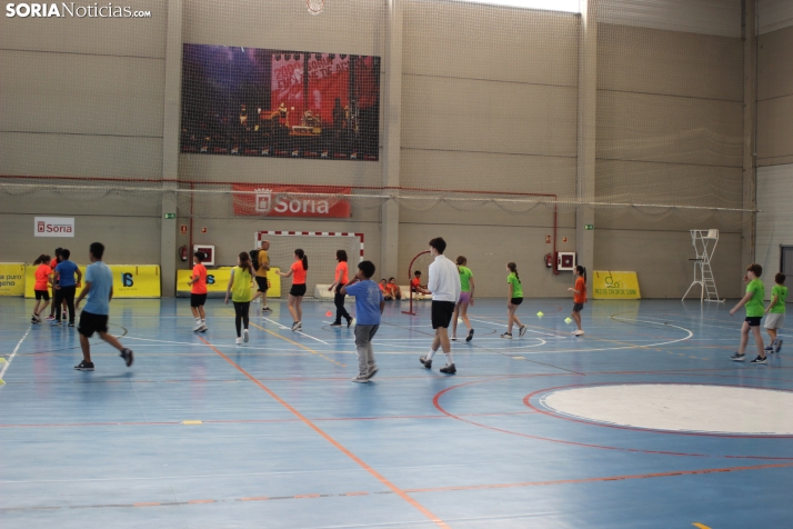 En im&aacute;genes: M&aacute;s de 300 escolares juegan a la pelota numantina, un innovador deporte creado en S