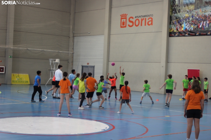 En im&aacute;genes: M&aacute;s de 300 escolares juegan a la pelota numantina, un innovador deporte creado en S
