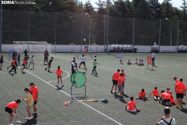 En im&aacute;genes: M&aacute;s de 300 escolares juegan a la pelota numantina, un innovador deporte creado en S