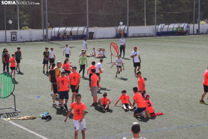 En im&aacute;genes: M&aacute;s de 300 escolares juegan a la pelota numantina, un innovador deporte creado en S