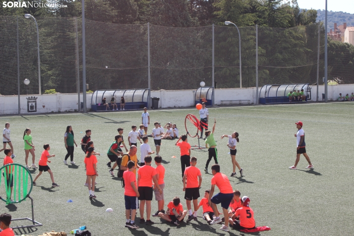 En im&aacute;genes: M&aacute;s de 300 escolares juegan a la pelota numantina, un innovador deporte creado en S
