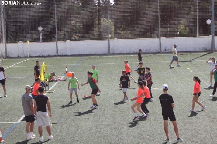 En im&aacute;genes: M&aacute;s de 300 escolares juegan a la pelota numantina, un innovador deporte creado en S