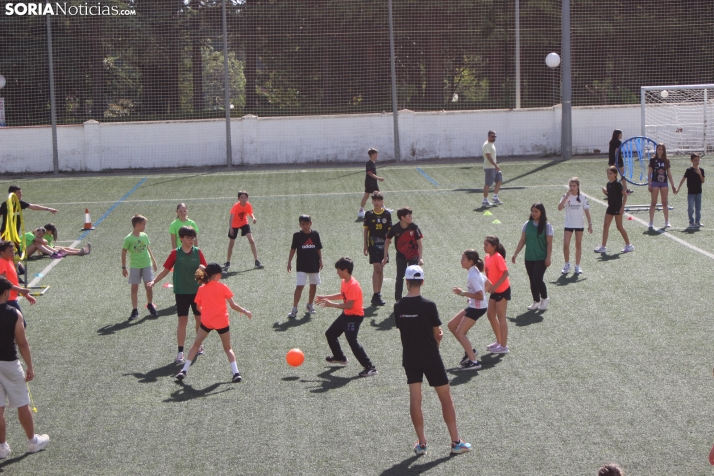 En im&aacute;genes: M&aacute;s de 300 escolares juegan a la pelota numantina, un innovador deporte creado en S