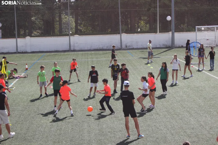 En im&aacute;genes: M&aacute;s de 300 escolares juegan a la pelota numantina, un innovador deporte creado en S