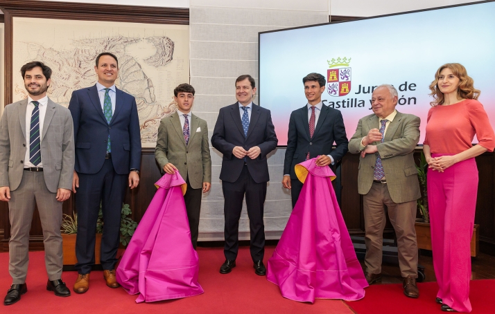 Un jurado y el público decidirán el triunfador de la pionera Corrida de la Oportunidad