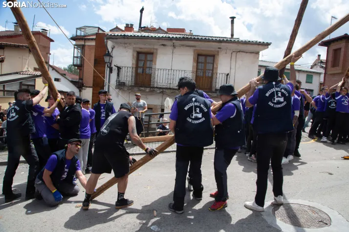 Pingada de Mayo en San Leonardo
